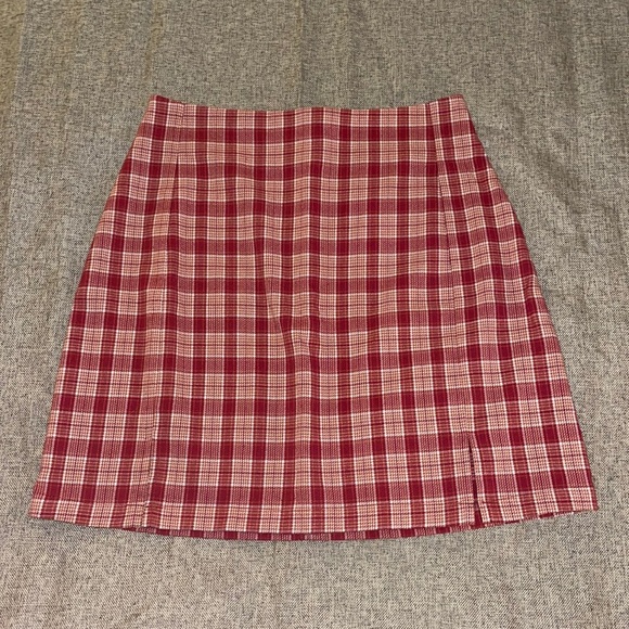 Cara Skirt from Brandy Melville - Picture 1 of 3
